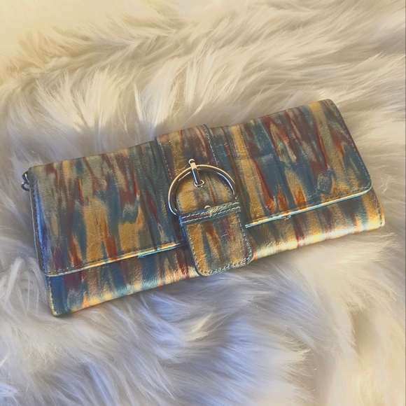 MUNDI Watercolor Wristlet - Picture 2 of 6
